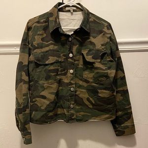 cropped camouflage button shirt